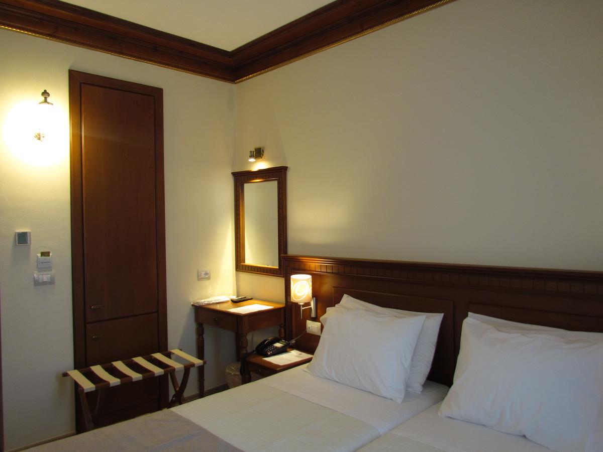 Hotel Argjiro Gjirokaster Ngoại thất bức ảnh