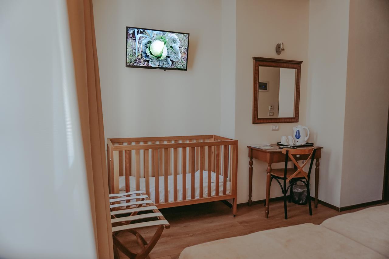 Hotel Argjiro Gjirokaster Ngoại thất bức ảnh